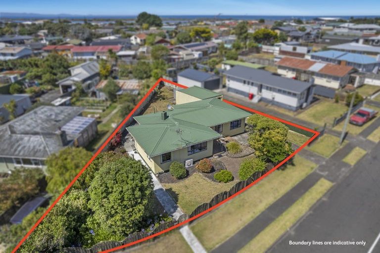 Photo of property in 25 Lee Street, Castlecliff, Whanganui, 4501