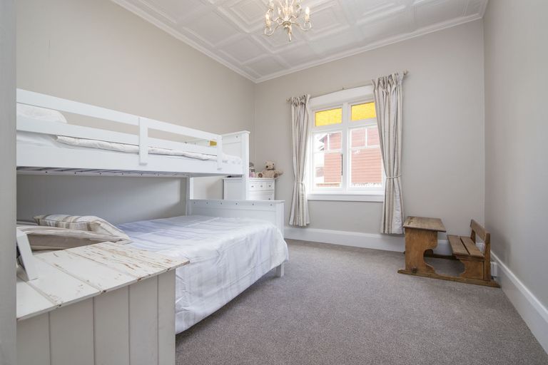 Photo of property in 2 Rewa Street, New Lynn, Auckland, 0600