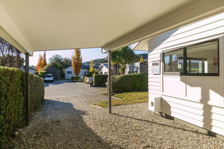 Photo of property in 8 Pukeko Place, Wanaka, 9305