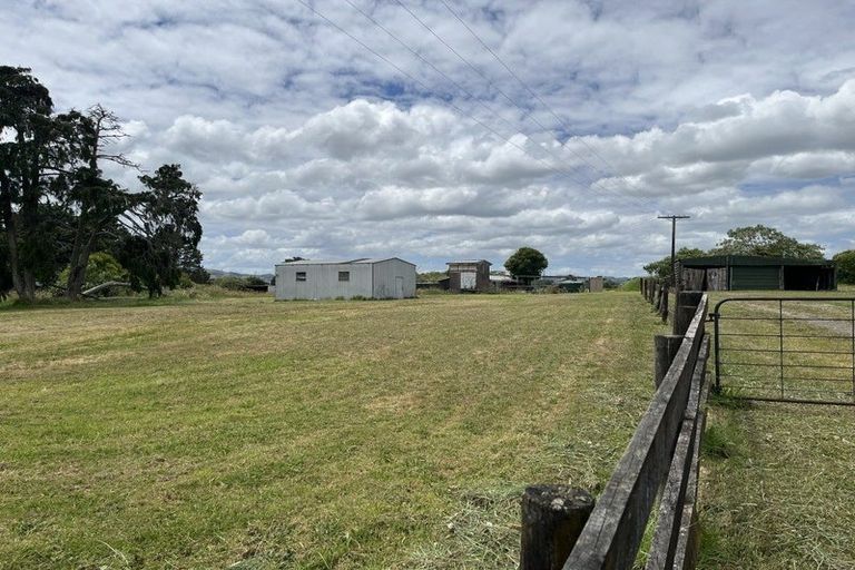 Photo of property in 524 Burtt Road, Runciman, Drury, 2578