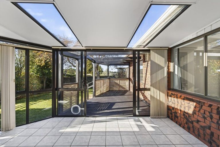 Photo of property in 60 Heta Road, Highlands Park, New Plymouth, 4312