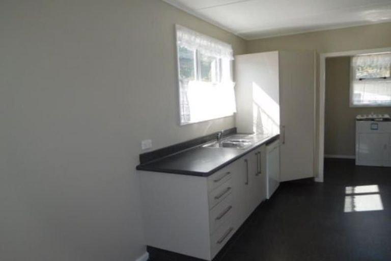 Photo of property in 82 Hewer Crescent, Naenae, Lower Hutt, 5011