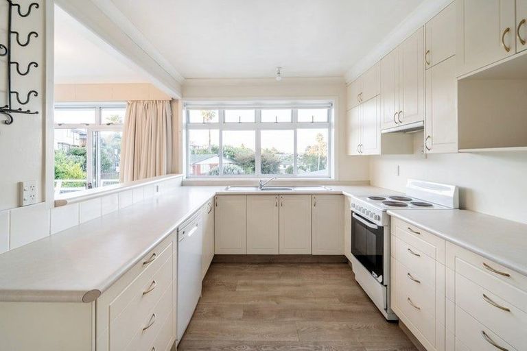 Photo of property in 123 Bellevue Road, Brookfield, Tauranga, 3110