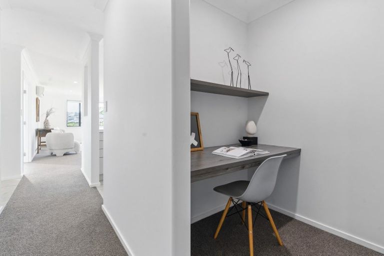 Photo of property in 35 Ballintoy Park Drive, Welcome Bay, Tauranga, 3175