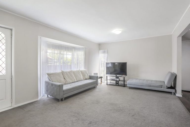 Photo of property in 229 Edmonton Road, Te Atatu South, Auckland, 0610