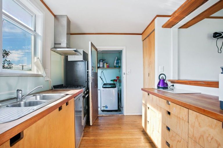 Photo of property in 23 Cambridge Terrace, Kaiti, Gisborne, 4010