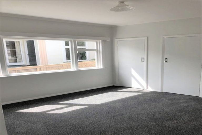 Photo of property in 35 Cavendish Square, Strathmore Park, Wellington, 6022