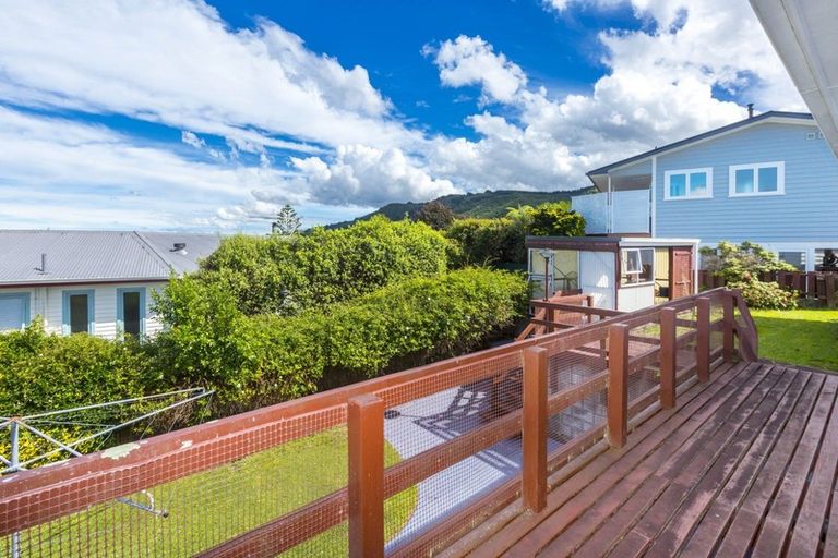 Photo of property in 27 Sunnyview Drive, Brown Owl, Upper Hutt, 5018