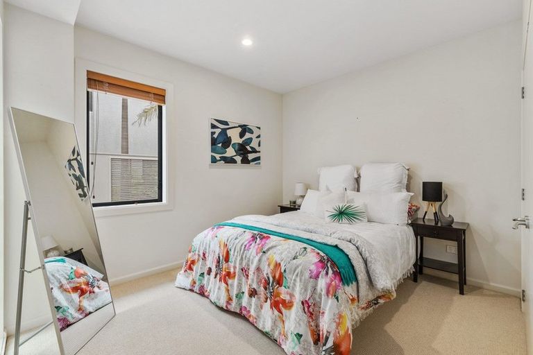 Photo of property in 32a Langton Road, Stanmore Bay, Whangaparaoa, 0932