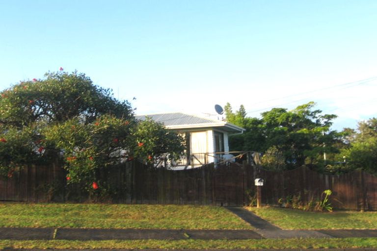Photo of property in 2/1 Speedy Crescent, Hillcrest, Auckland, 0627