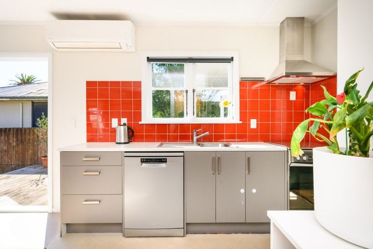 Photo of property in 11 Ngaire Street, Longburn, Palmerston North, 4412