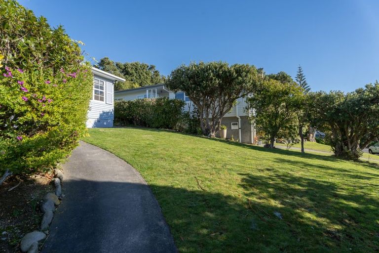 Photo of property in 10 Chorley Grove, Churton Park, Wellington, 6037