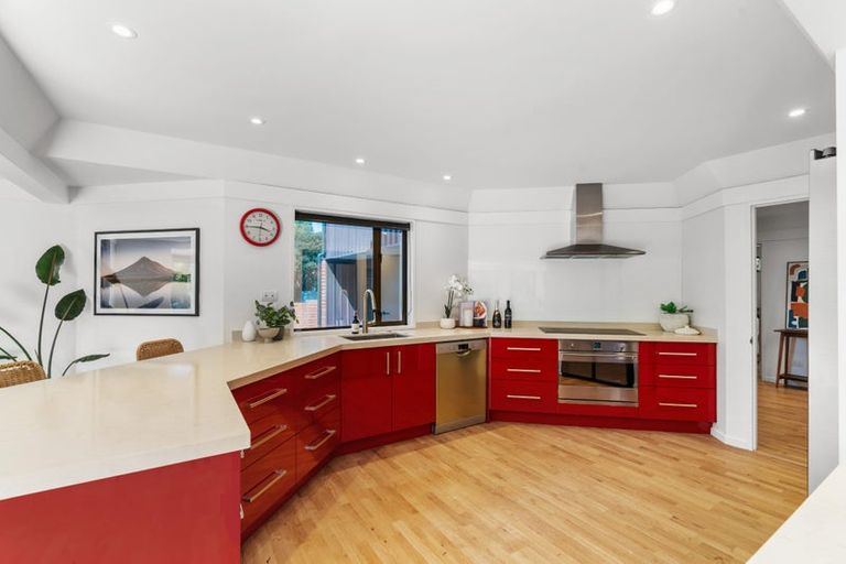 Photo of property in 143 Straven Road, Fendalton, Christchurch, 8014
