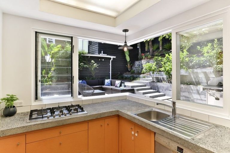 Photo of property in 81 Otitori Bay Road, Titirangi, Auckland, 0604