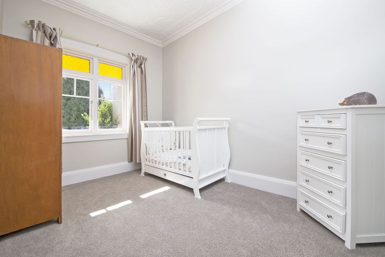 Photo of property in 2 Rewa Street, New Lynn, Auckland, 0600