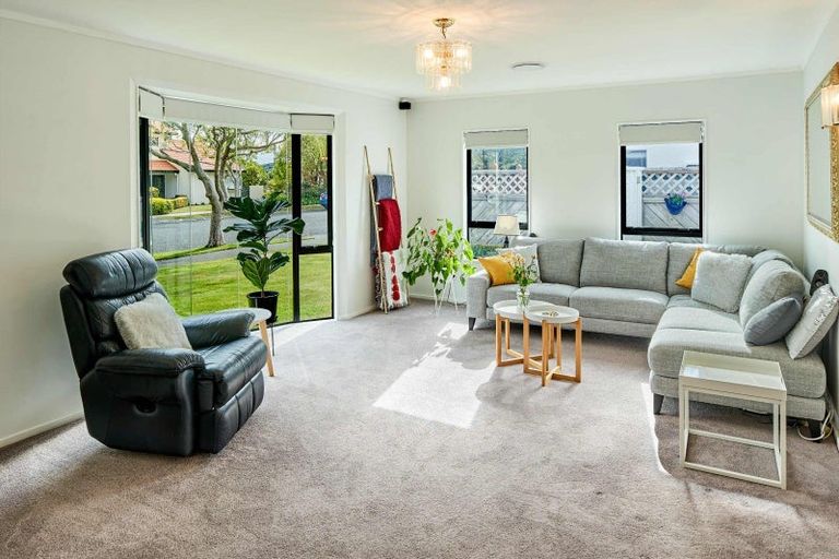 Photo of property in 19 Samwell Drive, Whitby, Porirua, 5024