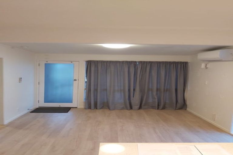 Photo of property in 2/2 Bentley Avenue, Glenfield, Auckland, 0629