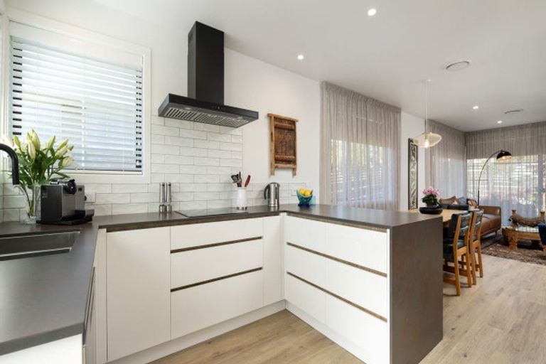 Photo of property in 163 Waikawa Road, Picton, 7220