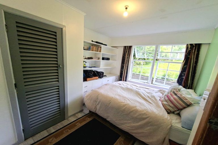 Photo of property in 49 Franklyn Road, Tawa, Wellington, 5028