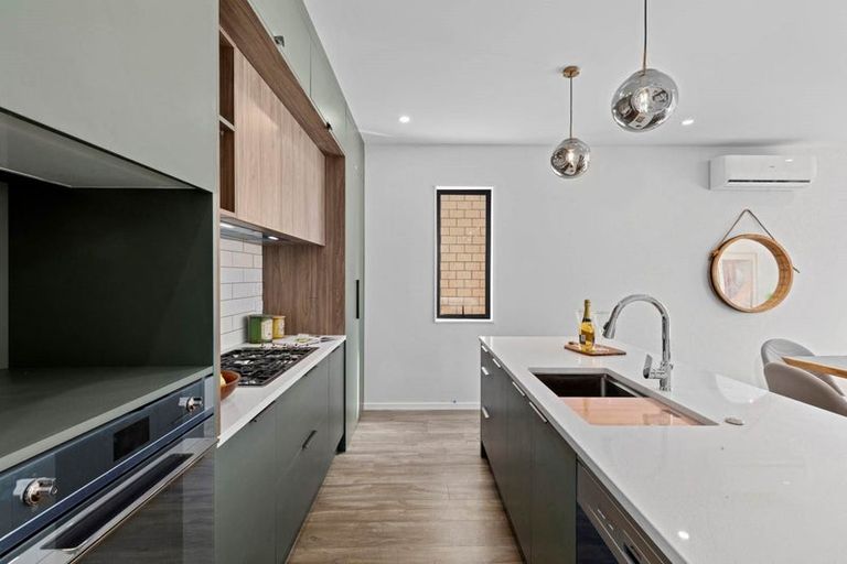 Photo of property in 41 Sunnyheights Road, Orewa, 0931