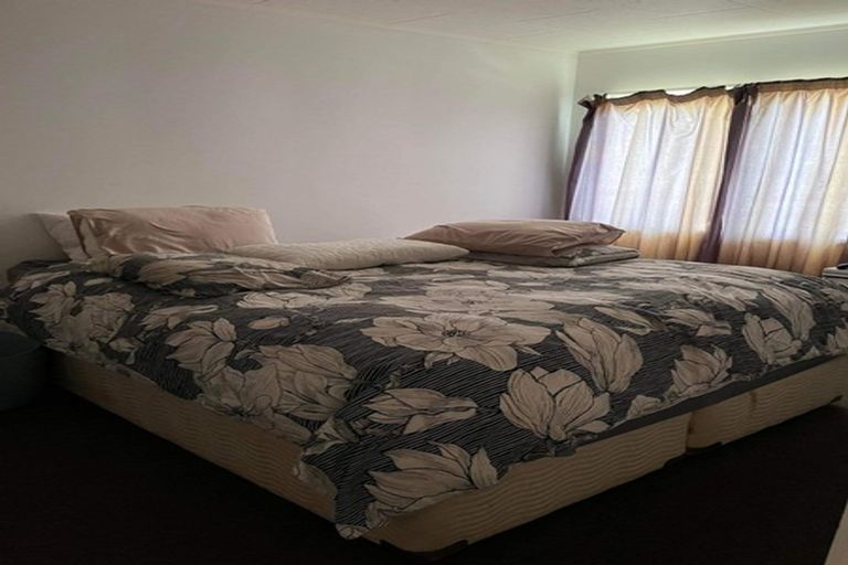Photo of property in 57 Holmes Drive South, Massey, Auckland, 0614