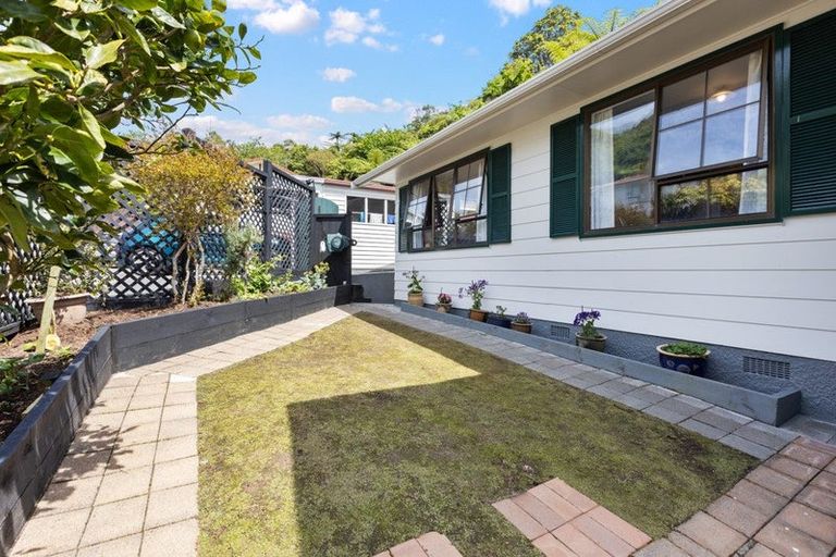 Photo of property in 52 Hathaway Avenue, Karori, Wellington, 6012