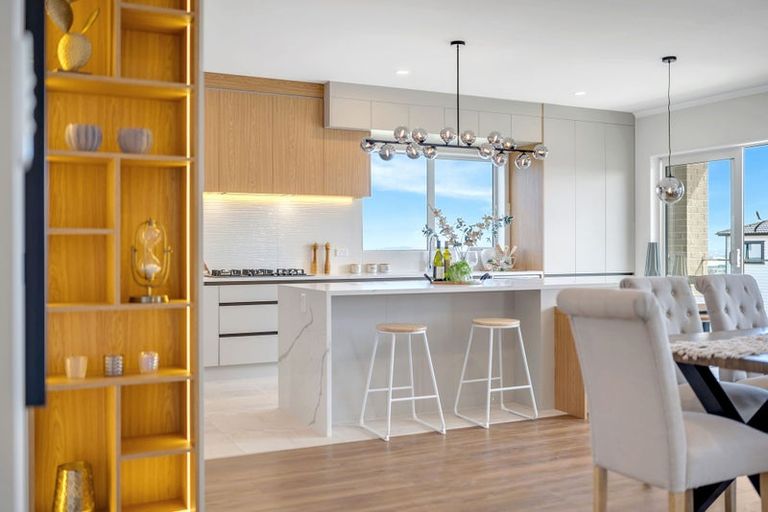Photo of property in 25 Elevation Street, Flat Bush, Auckland, 2019