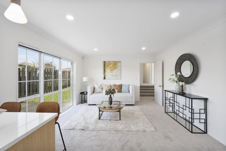 Photo of property in 2 Diana Place, Ranui, Auckland, 0612