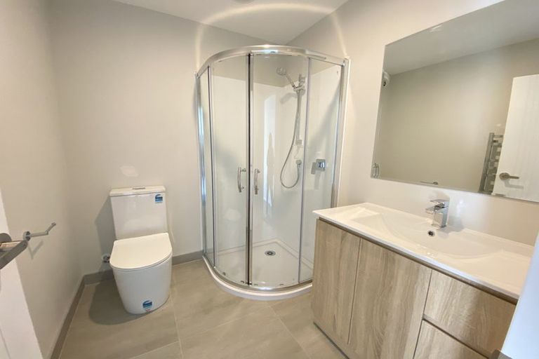 Photo of property in 39 Kaimai Avenue, Massey, Auckland, 0614