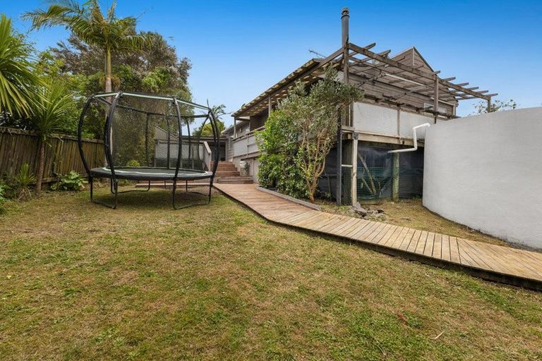Photo of property in 21b Brian Crescent, Stanmore Bay, Whangaparaoa, 0932