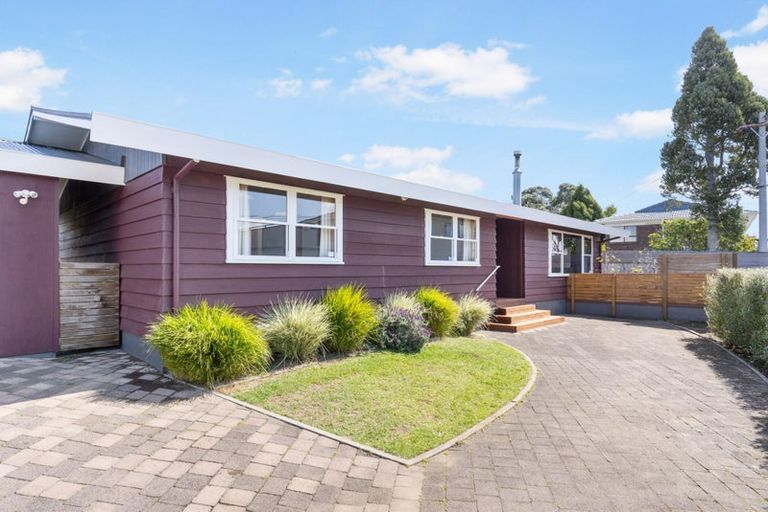 Photo of property in 52b Tirimoana Road, Te Atatu South, Auckland, 0602