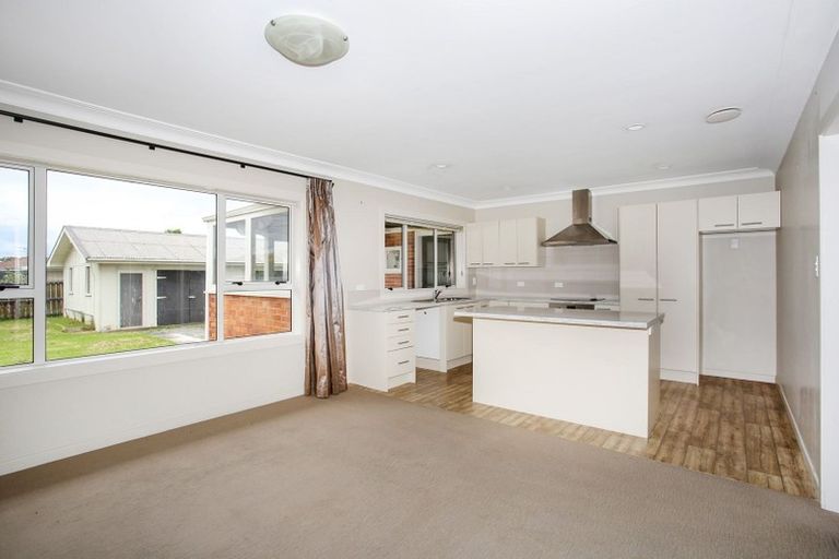 Photo of property in 8 Opaheke Road, Papakura, 2110
