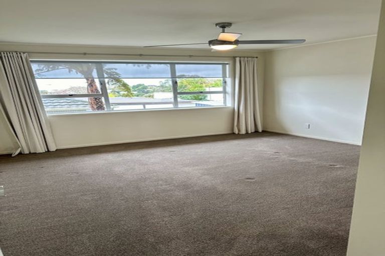 Photo of property in 2/51 Shanaway Rise, Hillcrest, Auckland, 0627
