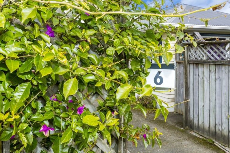 Photo of property in 6 Homedale Road, Wainuiomata, Lower Hutt, 5014