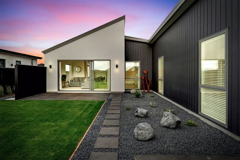 Photo of property in 27 Finstock Way, Rolleston, 7614