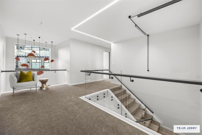 Photo of property in 4 Seawind Way, Hobsonville, 0616