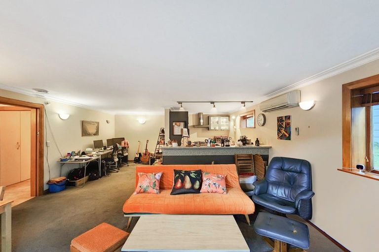 Photo of property in 76 Glenmore Street, Northland, Wellington, 6012