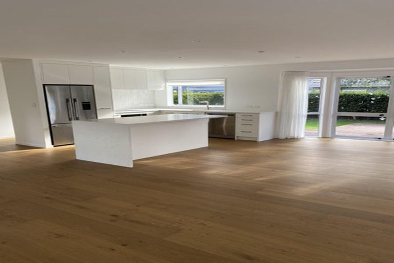Photo of property in 2/3 Stratford Avenue, Milford, Auckland, 0620