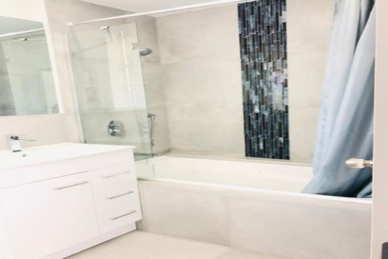 Photo of property in 9 Humphrey Kemp Avenue, Henderson, Auckland, 0612