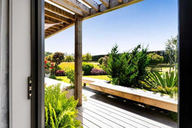 Photo of property in 88 Te Arei Road East, Lepperton, New Plymouth, 4373