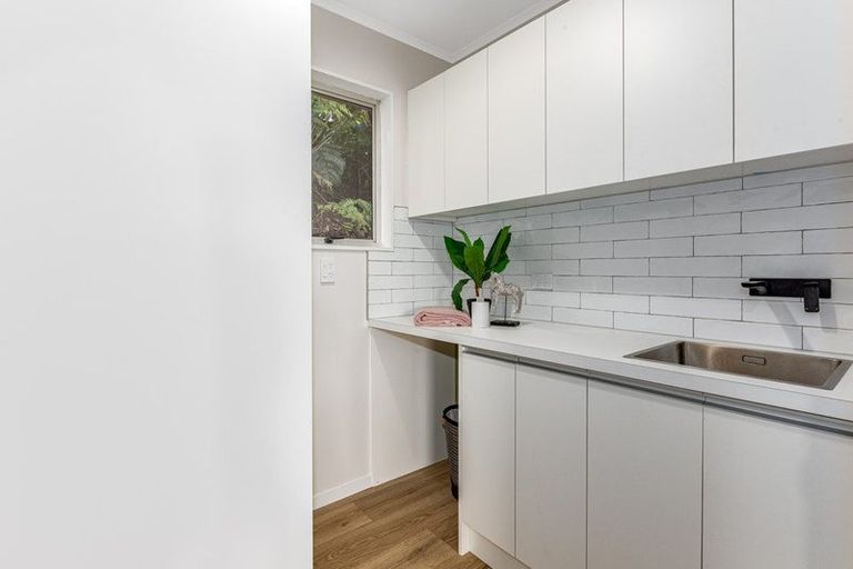 Photo of property in 214a Waddington Drive, Naenae, Lower Hutt, 5011
