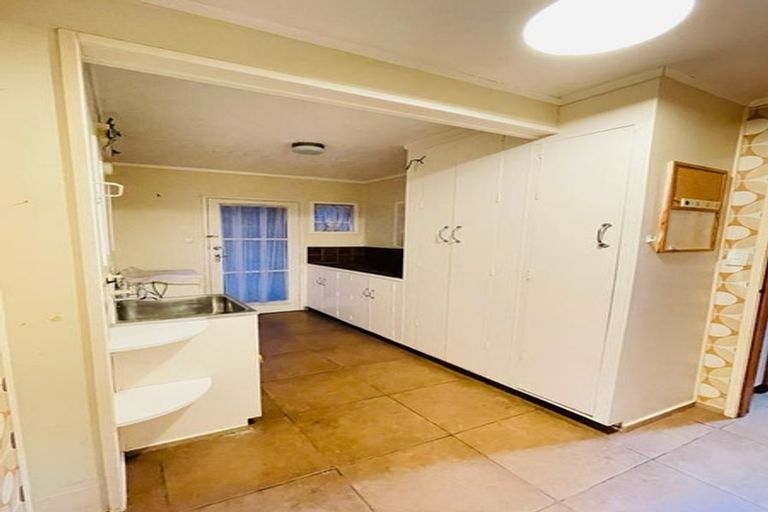 Photo of property in 1 Sovereign Place, Glenfield, Auckland, 0629