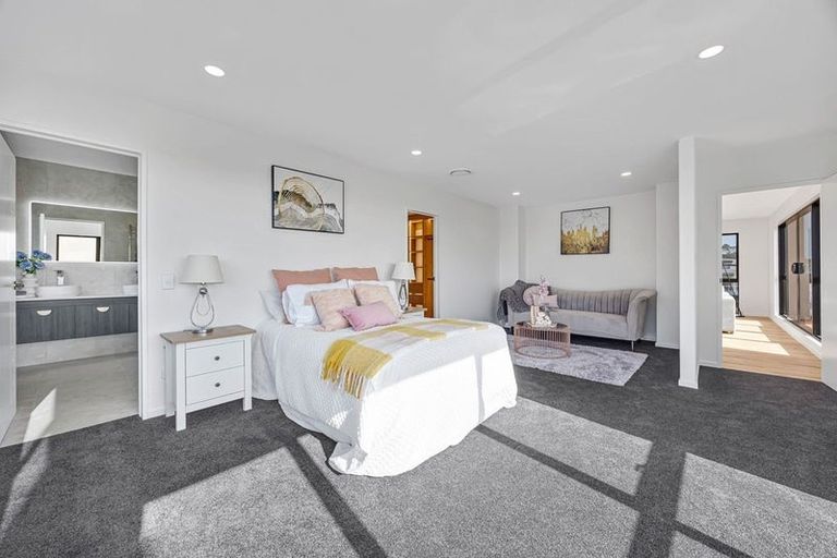 Photo of property in 9 Michael Richard Place, East Tamaki Heights, Auckland, 2016