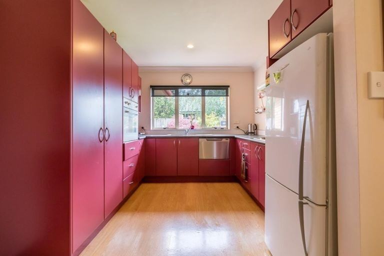 Photo of property in 108n Colwill Road, Massey, Auckland, 0614