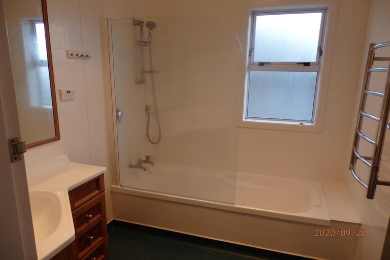 Photo of property in 16 Princes Street, Cambridge, 3434