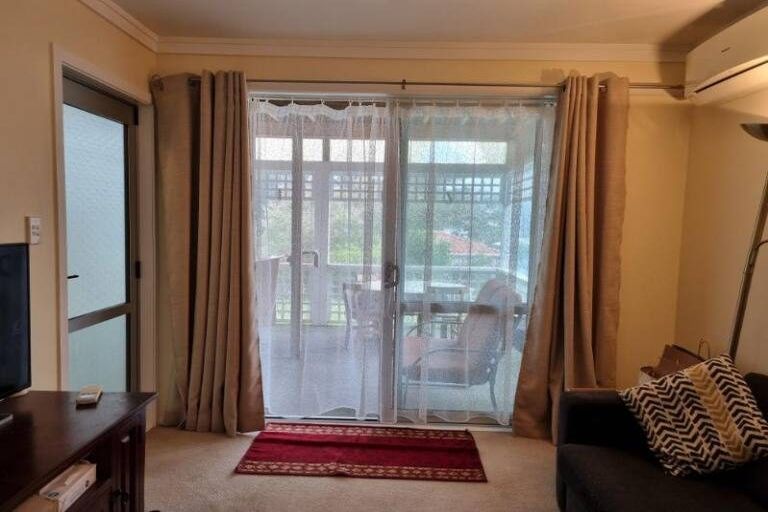 Photo of property in 43 Triangle Road, Massey, Auckland, 0614