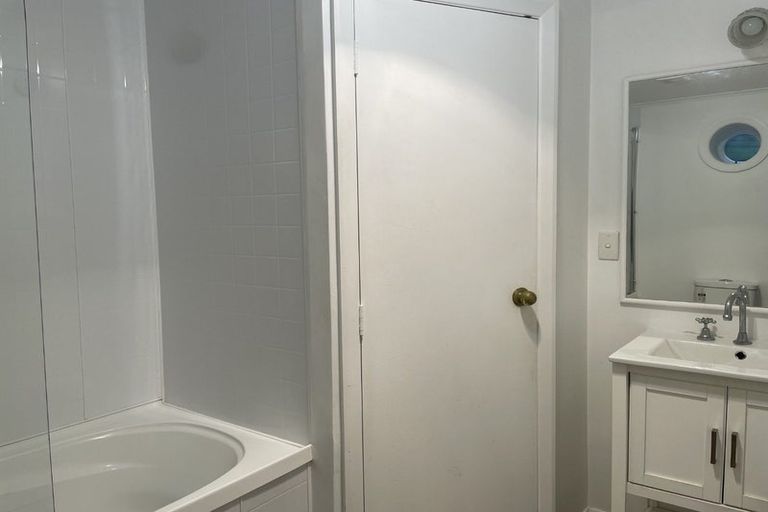 Photo of property in 317 The Terrace, Te Aro, Wellington, 6011