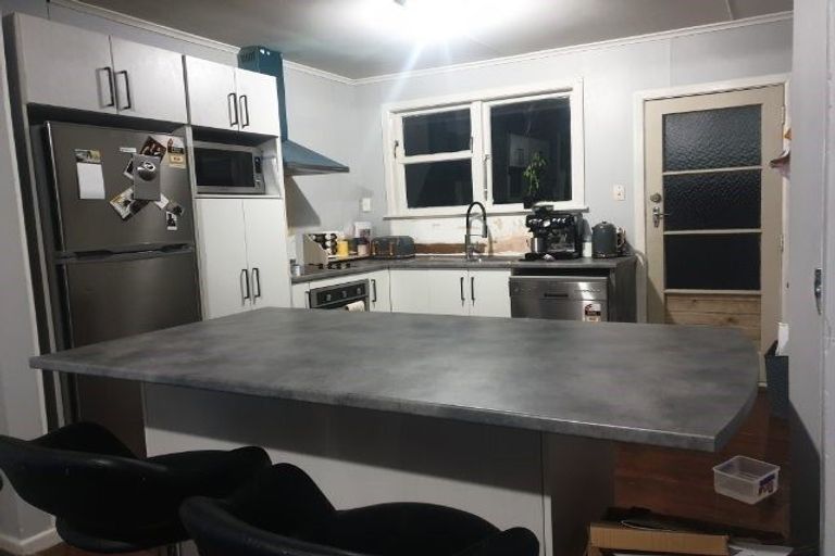 Photo of property in 2/64 Cruickshank Road, Clouston Park, Upper Hutt, 5018