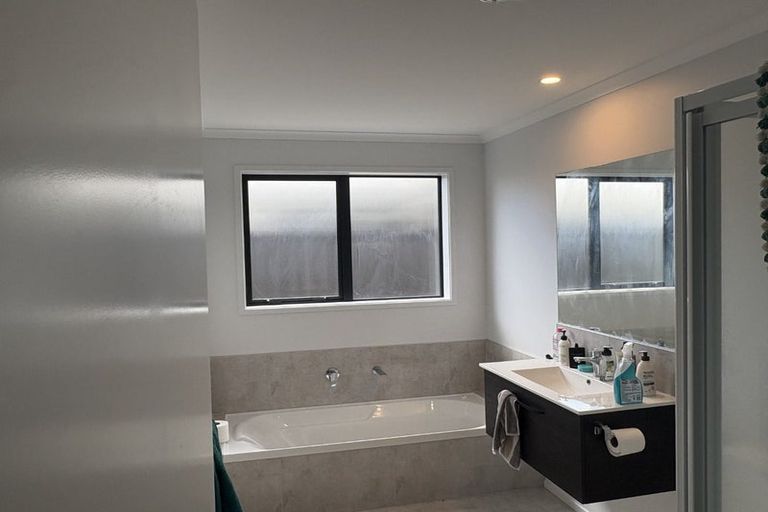 Photo of property in 23 Pioneer Crescent, Omokoroa, 3114