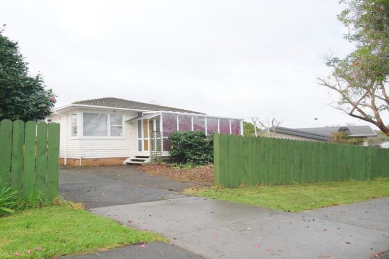 Photo of property in 14 Minaret Drive, Bucklands Beach, Auckland, 2014